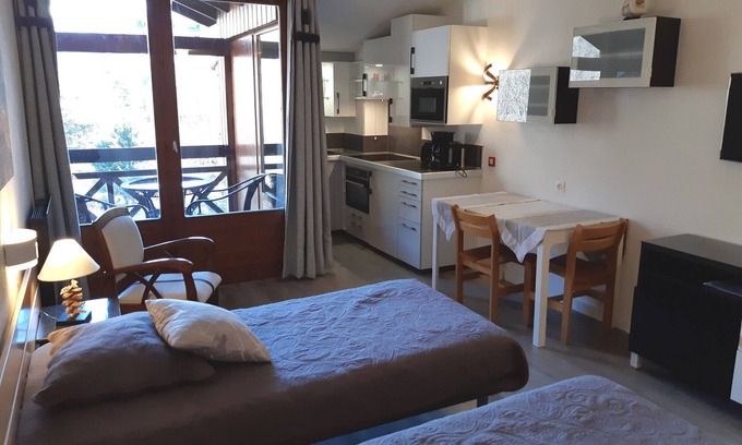 Brides-les-Bains Apartment | Comfortable studio with balcony, parking and WiFi in Brides-les-Bains