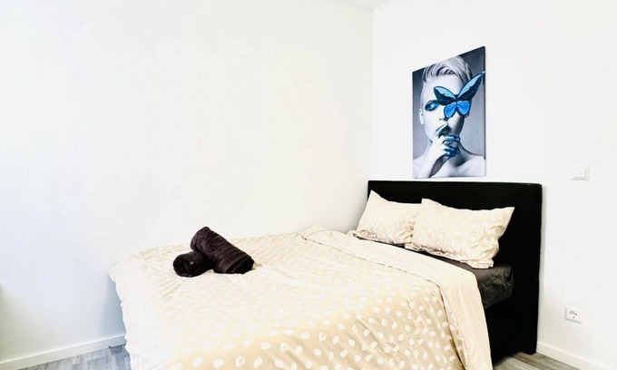 Grinzing Apartment | Comfortable Stay Shared Apart 10 Mins to FAC Platz