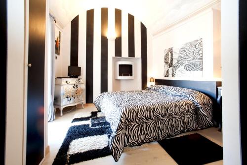 Piazza Apartment | Comfortable studio in Piazza, 30 m², fireplace & balcony