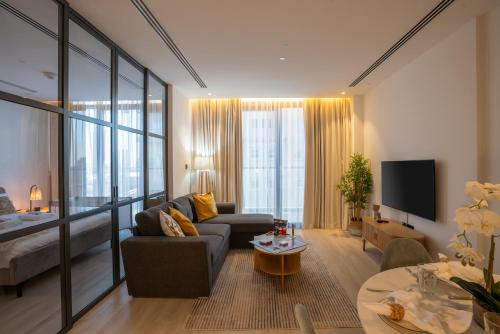 Jumeirah Village Apartment | Comfy 1BR w Cinema Room Business Centre Pool Table and Sauna
