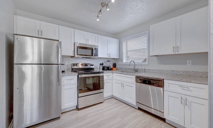 Milwood Apartment | Comfy 2BD Apt | Austin Texas