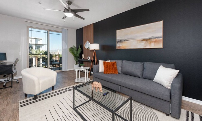 Tempe Apartment | Comfy 2BR-Pool,Parkng,NearASU,Mill Ave&Cmelbck Mtn