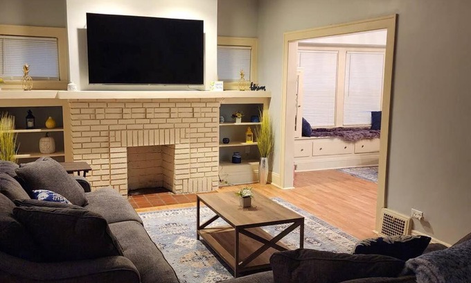 East Cleveland House | Comfy 3brd in Cleveland