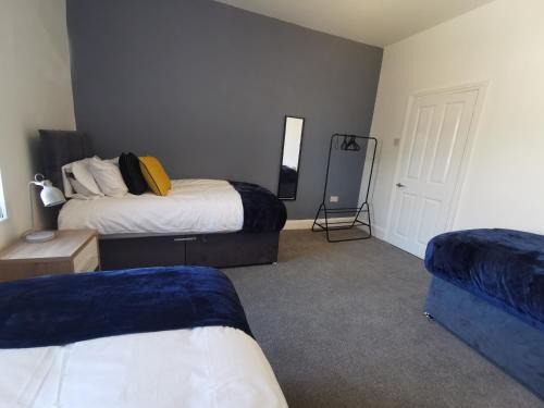 Birkenhead House | Comfy and Cozy 3 Bed house, free parking & Wifi