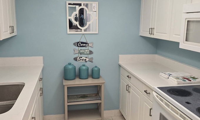 South Patrick Shores Condo | Comfy Beachfront 2/2 on Space Coast