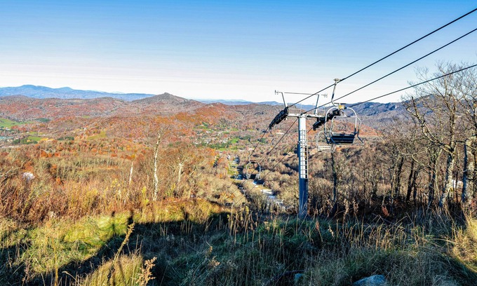 Sugar Mountain Condo | Comfy Condo At Top Of Sugar Mtn - Ski In Ski Out - AC, WiFi