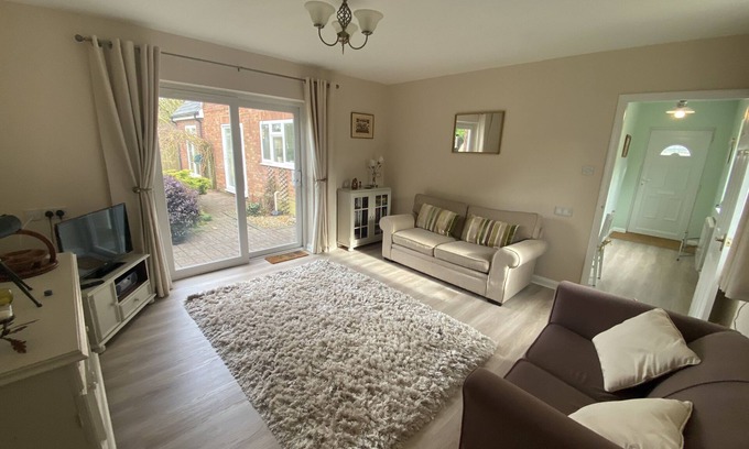 North Newnton House | Comfy, cosy, rural, getaway, Wiltshire - Relax and enjoy a peaceful getaway.