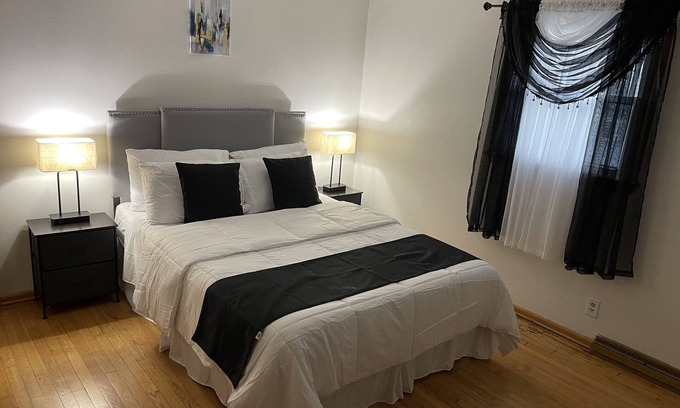 Milwaukee House | Comfy Cozy Casa in Milwaukee, WI