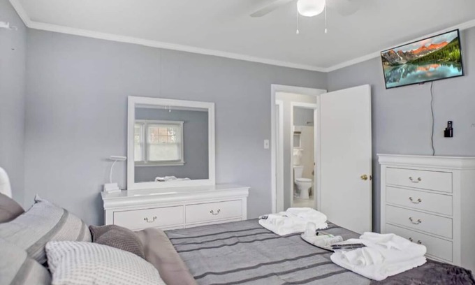 Durham House | Comfy Cozy Home I