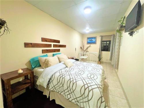 Chimaltenango Apartment | COMFY. Full internet, kitchen, washer and dryer, Netflix