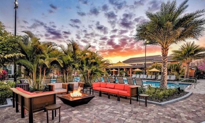 Kissimmee Apartment | Comfy King Bed, Pets Allowed, 15 Min to Parks