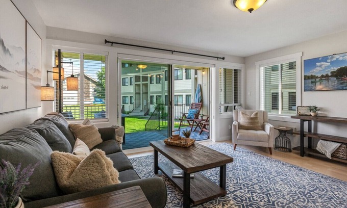 Sandpoint Condo | Comfy Lakeside Retreat|Schweitzer Mt|Walk Downtown