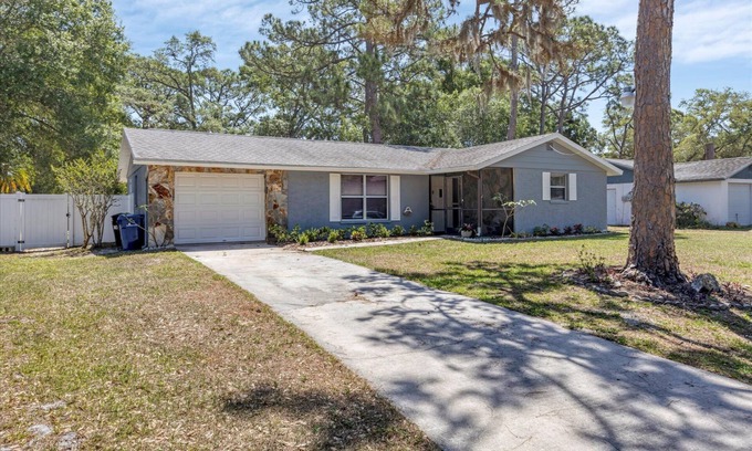 Sarasota Springs House | Comfy Sarasota House Close to Everything - 10 Minutes to Siesta