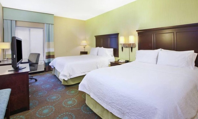 South Bend Hotel | Comfy & Spacious Suite & Free Hot Breakfast – Ideal for Families