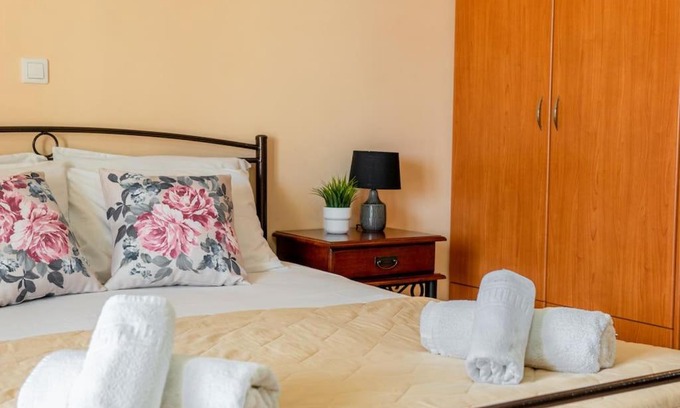 Amoudi Apartment | Comfy Studio at Klelia Cottage