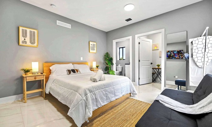 Liberty City Apartment | Comfy Studio W Essentials Near Airport