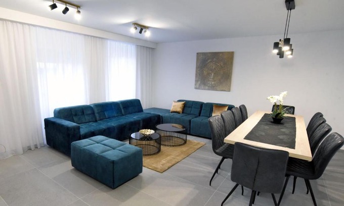 Rijeka Villa | Commodious house in Rijeka with 5 bedrooms