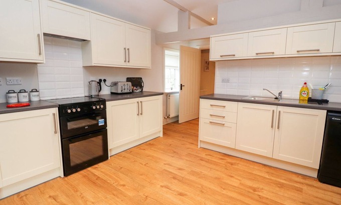 Wrexham Cottage | Commonwood Cottage