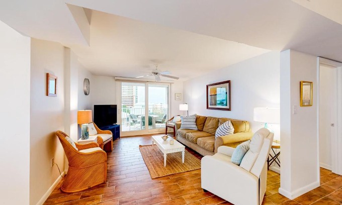 Gulf Shores Apartment | Compass Point 410