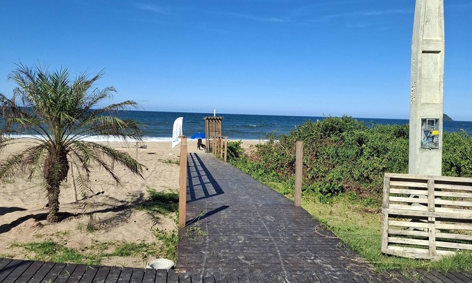 South Region Apartment | COMPLETE APARTMENT/100METERS FROM THE BEACH/19 MINUTES FROM BETO CARREIRO
