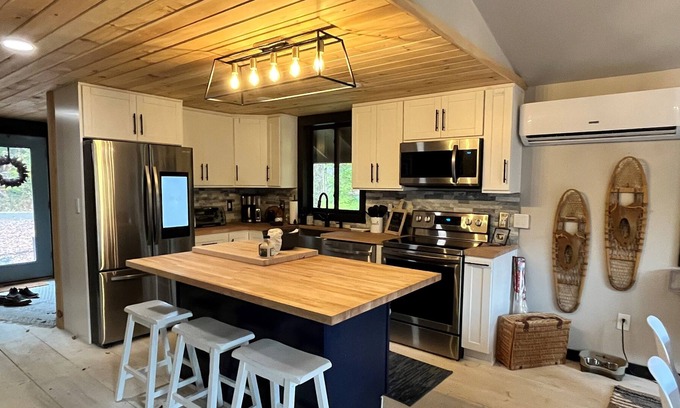 West Dover Cottage | Completely renovated Cottage w/Hot tub at Mt Snow
