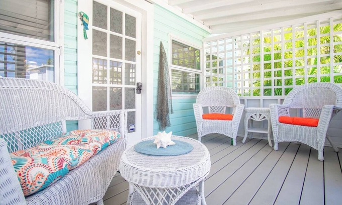 Marathon House | Conch Key Cottage 2 bed 1 bath home w/ramp access