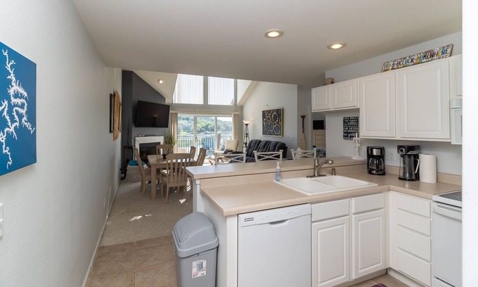 Camdenton Condo | Condo, 4 Bedrooms + Loft, 3 Baths; Sleeps 8