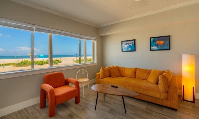 Belleair Beach Condo | Condo On The Beach - Heated Pool - Self Check-in
