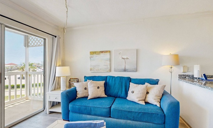 Galveston House | Condo with Ocean Views, Pools, Gym & Hot Tubs, Steps to the Beach