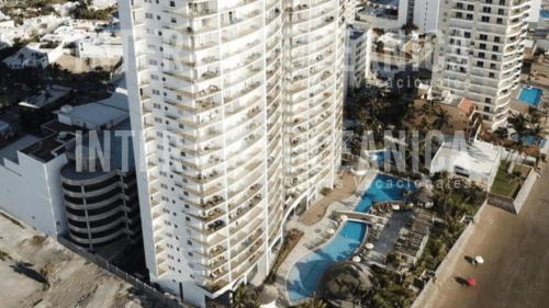 Zona Dorada House | Condominios de lujo en el corazón de la Zona Dorada en Camino Al Mar.