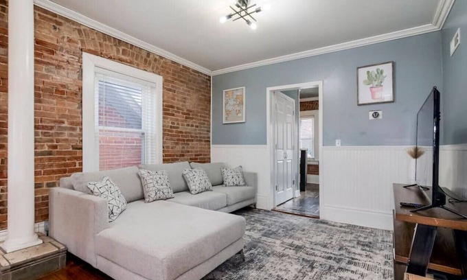 Columbus Park Apartment | Connected KC 2 · 18) Perfect for families!