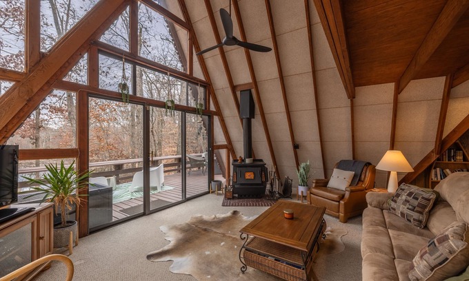 Wright City Ski Chalet | Conrad's Cabin by Innsbrook Vacations!