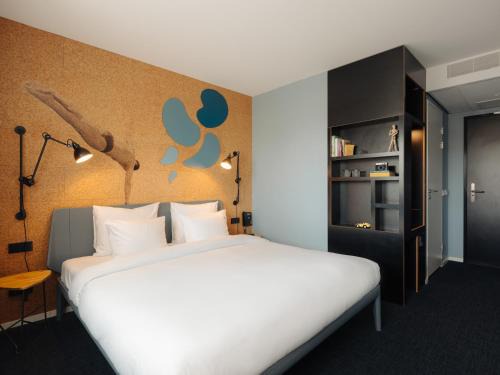 Overtoomse Sluis Hotel | Conscious Hotel The Tire Station