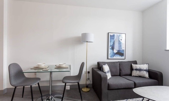 Leeds Apartment | Contemporary 1 Bedroom Apartment, Leeds