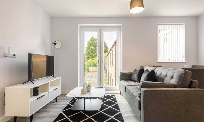 Heworth Apartment | Contemporary 2 Bedroom Home in York
