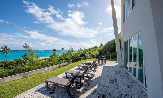 Governor's Harbour Villa | Contemporary Beach Villa In Boutique Club