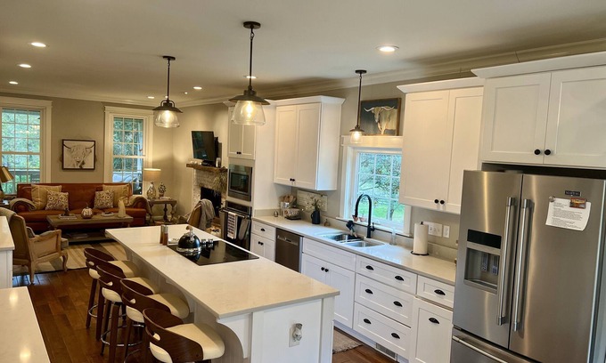 Franklin House | Contemporary Country Charm! Minutes from Franklin, Cool Springs & Nashville!