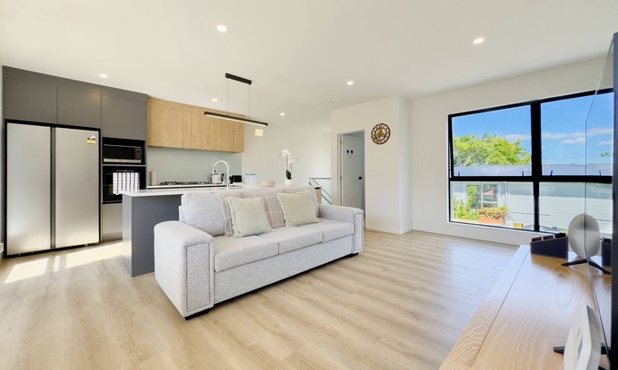 Forrest Hill House | Contemporary Design Four-Bedroom Home