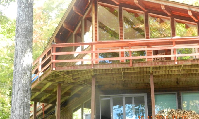 Waitsfield Ski Chalet | Contemporary Hillside Chalet