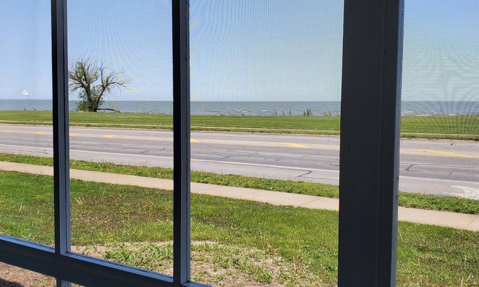 Port Clinton Condo | Contemporary Lake Erie Condo.
