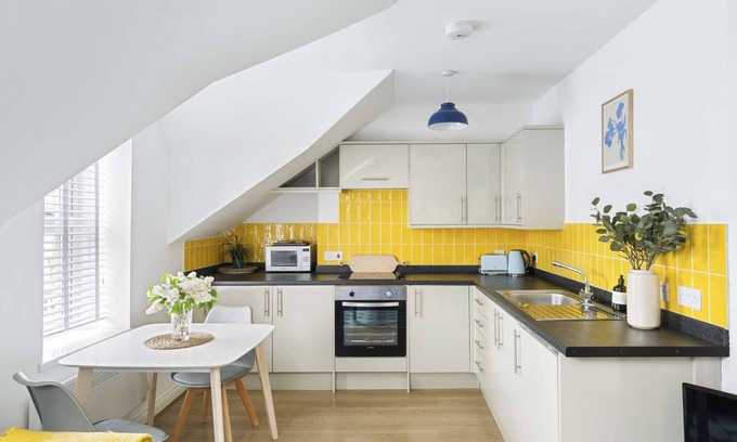 Roath House | Contemporary Loft Apartment by Black Door Stays