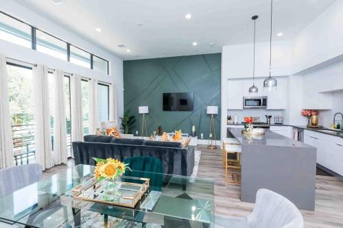 OST - South Union House | Contemporary luxe home 10mins from DT Houston!