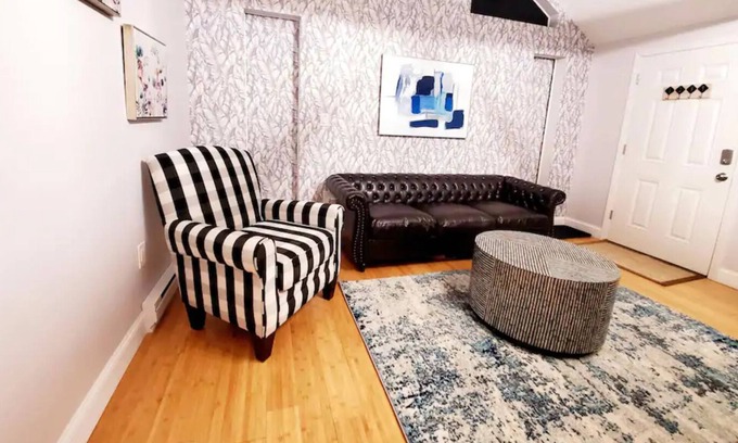 Nashua Apartment | Contemporary Private Studio near Mine Falls