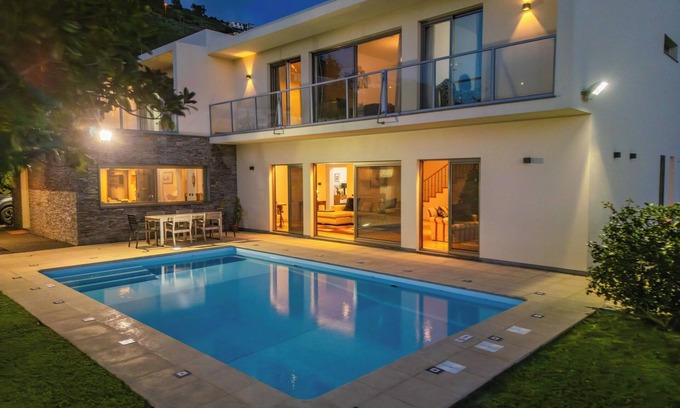 Sao Goncalo Villa | Contemporary, spacious villa with private swimming-pool and amazing ocean views.