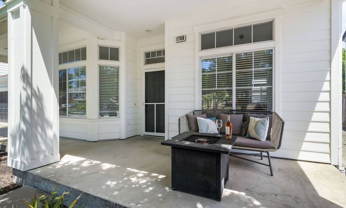 Healdsburg House | Contemporary style meets country charm for ideal Wine Country living.
