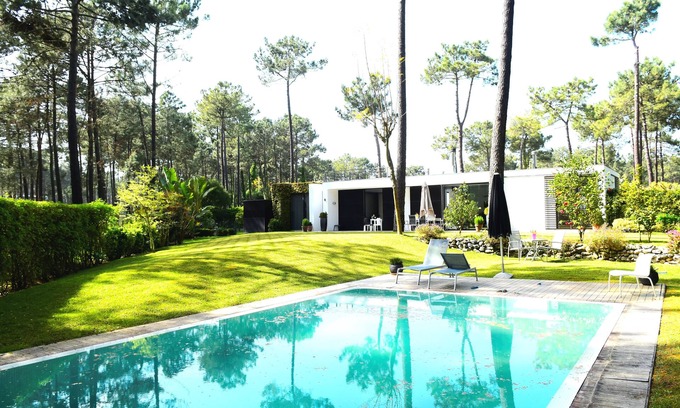 Charneca de Caparica e Sobreda Villa | Contemporary style villa, pool, overlooking golf fairway, near stunning beaches