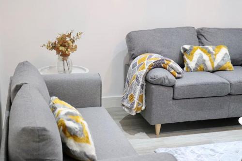 Holbeck Apartment | Contemporary & Stylish House . FREE Parking