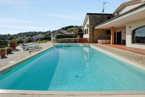 Castellaccio Villa | Contemporary Villa in Castellaccio with Private Pool