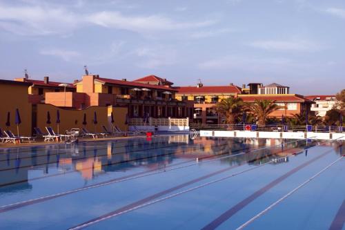 Tirrenia Apartment | Continental Resort