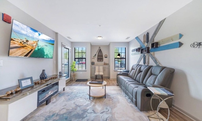 Sherwood Park Apartment | Contractor Apartment Redstone Arsenal 3 minutes, UAH Campus 5 minutes, Eat+Shop